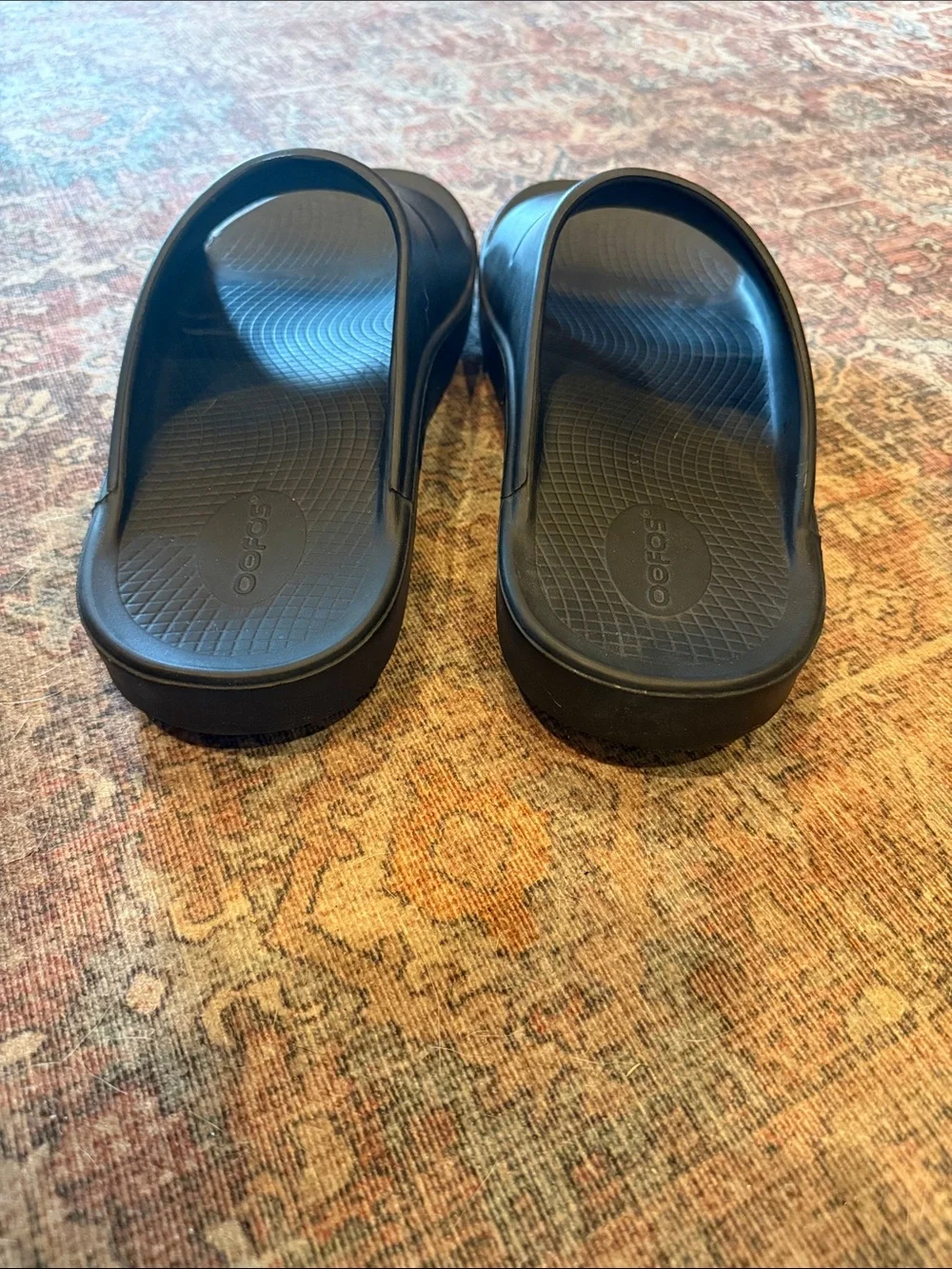 OOFOS Black Men's Two-Slot Recovery Slide Sandals